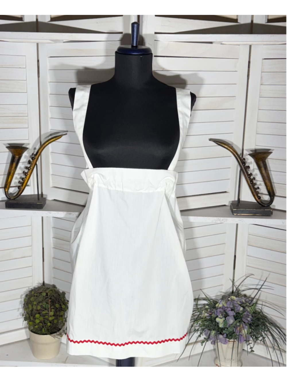 Vintage retro maid apron handcrafted white cotton back ties costume Ren Fair XL